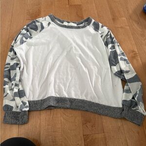 Vintage Havana White and Gray Long Sleeve Tee